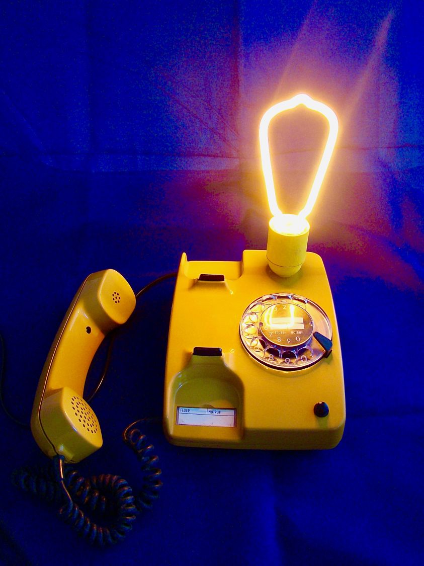 Lampada telefonica stile anni 80' Colonnello Mustard !