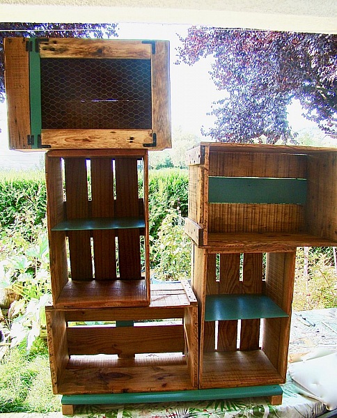 Meuble &eacute;tag&egrave;re modulable anciennes caisses marchande