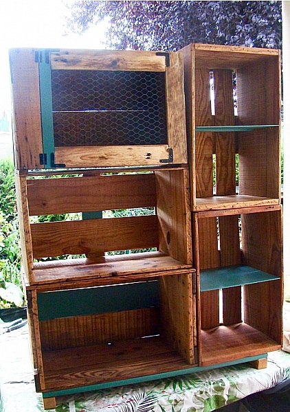 Meuble &eacute;tag&egrave;re modulable anciennes caisses marchande