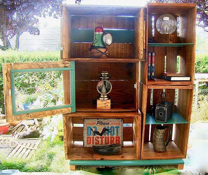 Meuble &eacute;tag&egrave;re modulable anciennes caisses marchande