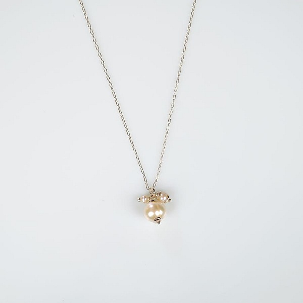 Ciondolo singolo con perla in argento 