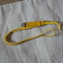 Cinturino giallo intrecciato