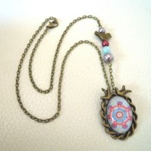 Collana con ciondolo cabochon Uccelli Blu malva