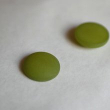Olivina verde cabochon Polaris diametro 16 mm