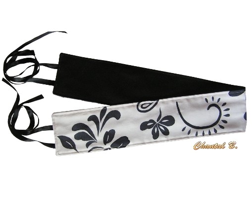 Ceinture large soie sauvage Edwige arabesque et fleurs noires peintes à nouer