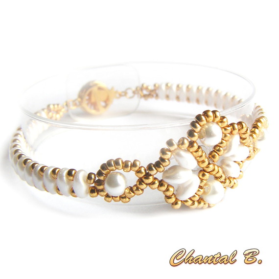 collana con perle bianche e oro da sposa sera