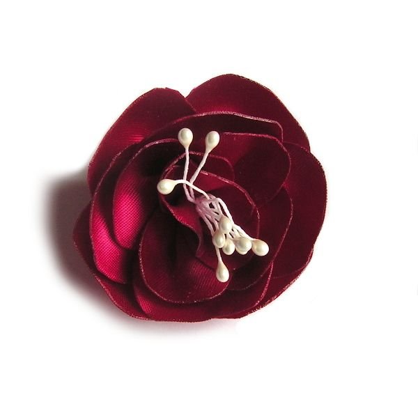 fiore di raso rosa fucsia e pistilli fatto a mano per accessorio matrimonio