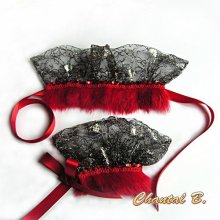 Bracciali in pizzo nero e argento con pelliccia e guipure di paillettes rosse