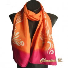 foulard &eacute;charpe soie arabesques peinte &agrave; la main orange et rouge rubis