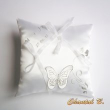 cuscino portafedi per matrimonio bianco e argento a farfalla