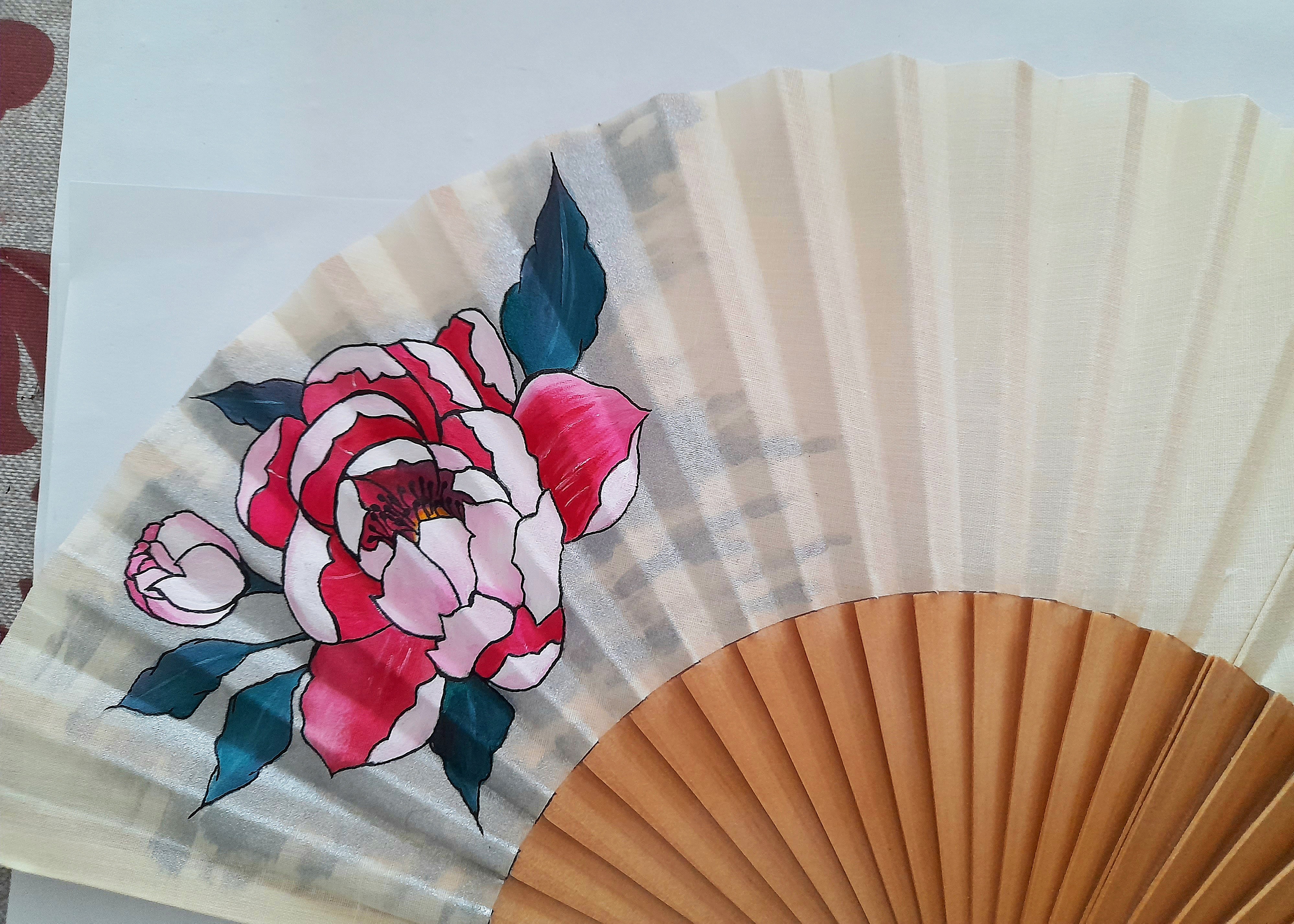 Eventail personnalis&eacute; en coton peint &agrave; la main