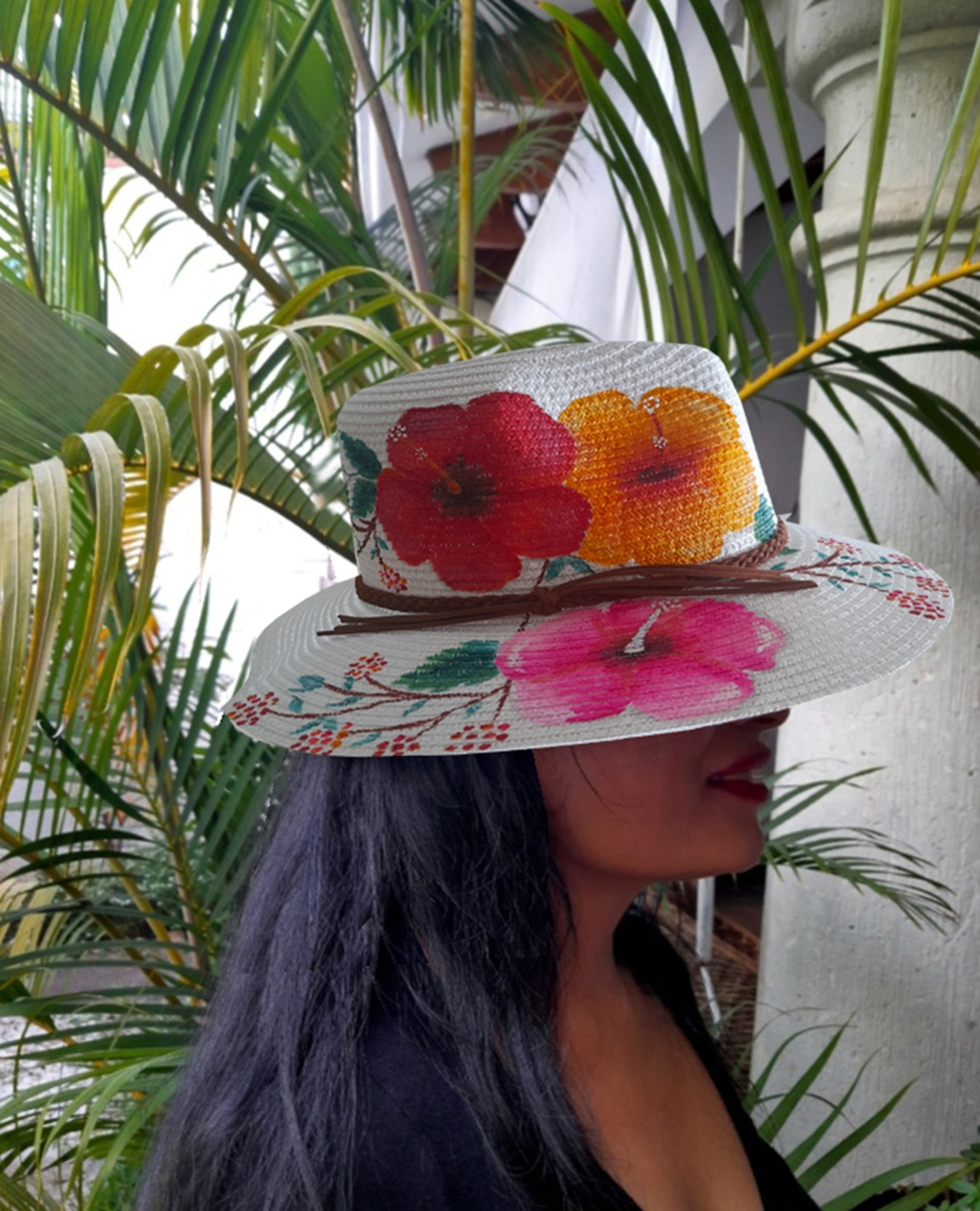 Un joli chapeau style Panama en paille enduite pour une meilleure protection