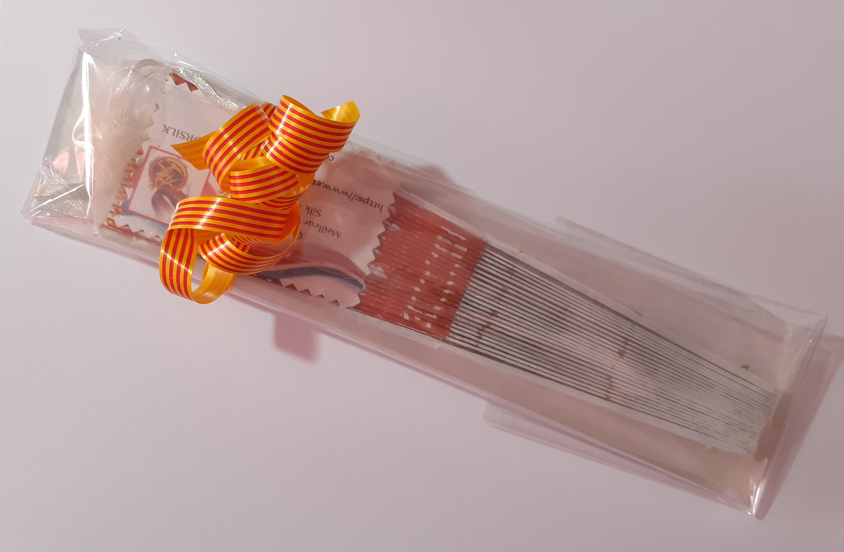 Collection 2020 Eventail en satin dessin&eacute; et peint &agrave; la main "C chouette"