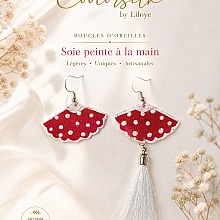 Boucles d oreilles en soie recto verso avec pompon.