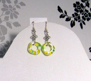 boucles d'oreille vert et blanc 