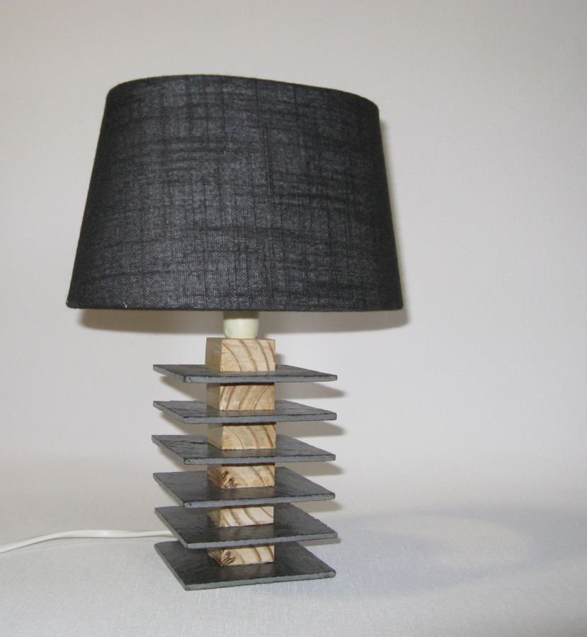 Petite Lampe a Poser en Ardoise et Bois avec un Abat jour Noir, Création Artisanale