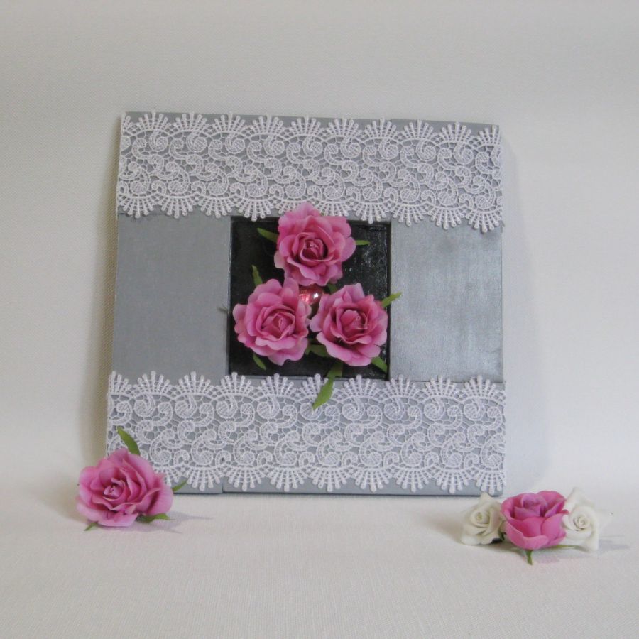 Quadro floreale Shabby Chic in legno riciclato e ardesia, creazione unica