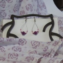 Orecchini in stile creolo con perle rosa e viola, creazione artigianale