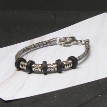 Bracciale in pelle per donna con argento e perle nere, creazione unica