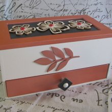 Grande scatola rosa con motivi floreali in ardesia e legno, creazione unica