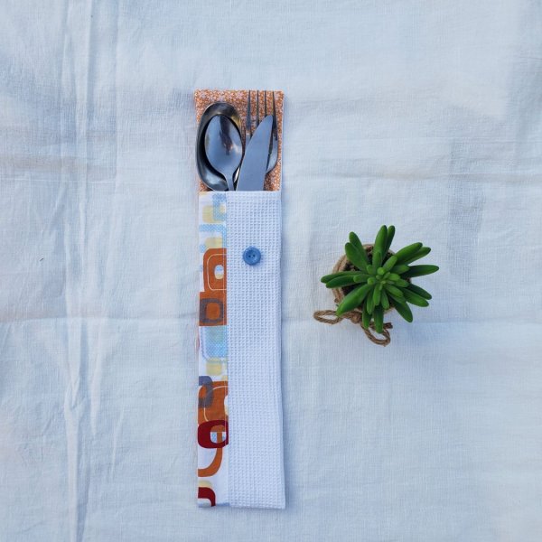 pochette &agrave; couverts en tissu