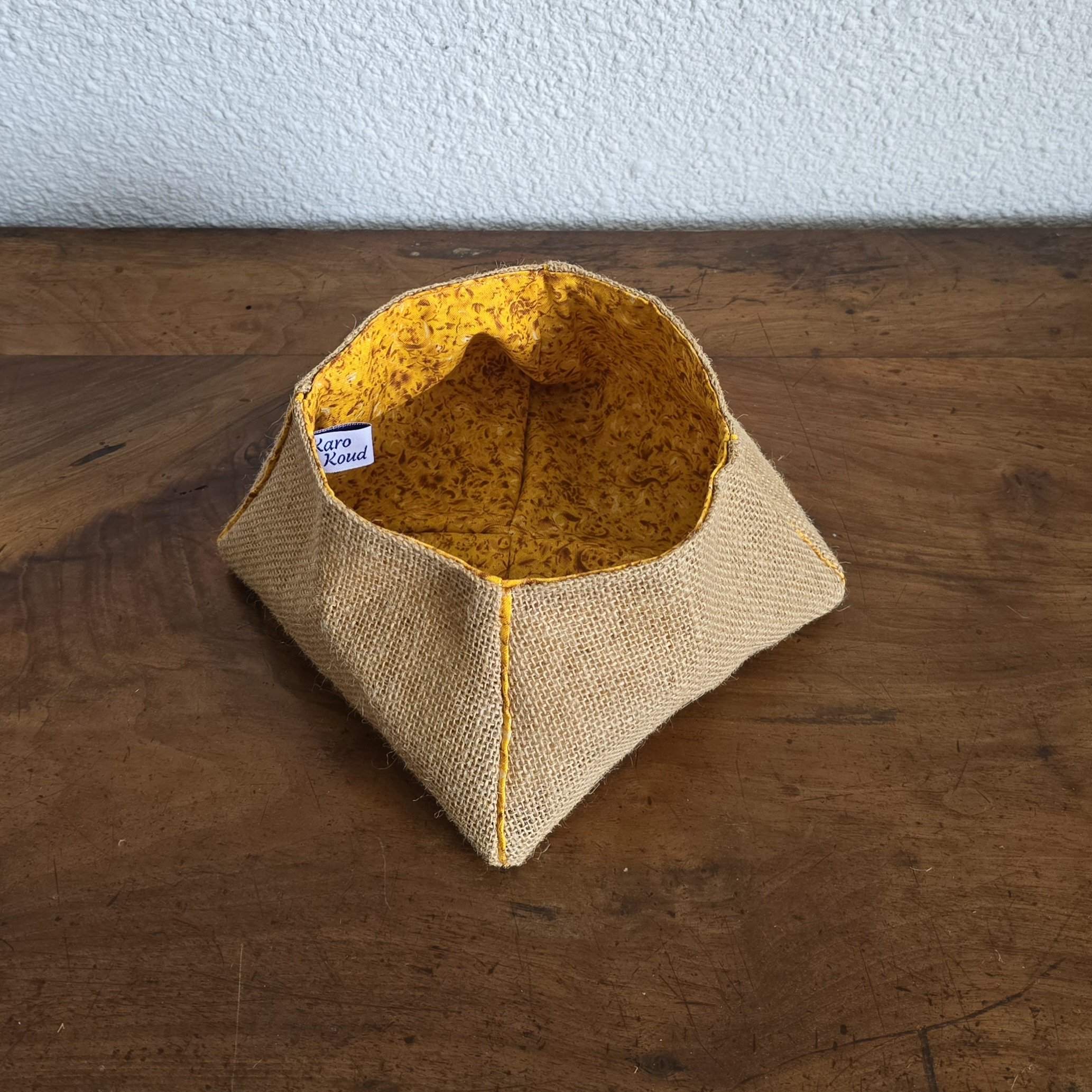 Vide poches en toile de jute de forme trap&egrave;ze