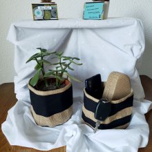 Mini panier de rangement ou cache pot. Accessoire de rangement, élément de décoration en toile de jute et coton