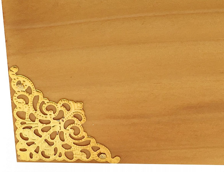 Scatola in legno con coperchio in vetro. Modello : cuore di miele.