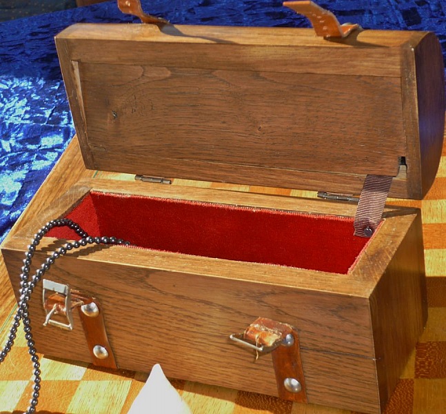 Coffret cintr&eacute; en ch&ecirc;ne aspect vieilli bois massif