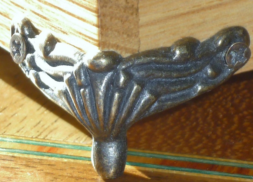 Bellissima cassapanca ad arco in legno di castagno dei Pirenei 