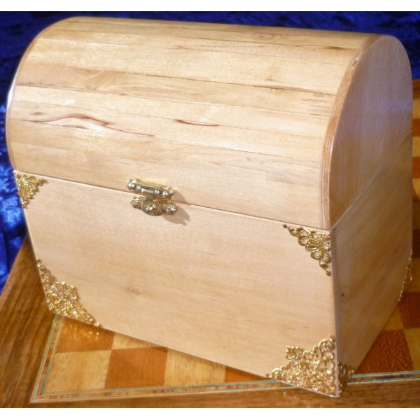 Bellissima cassapanca curva in betulla marmorizzata, legno massiccio dei Pirenei 