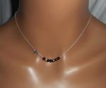 Collana girocollo in argento 925 con croce e perline in cristallo nero