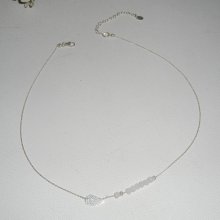 Collana girocollo in argento 925 con piccole perle di cristallo bianche e ad ala