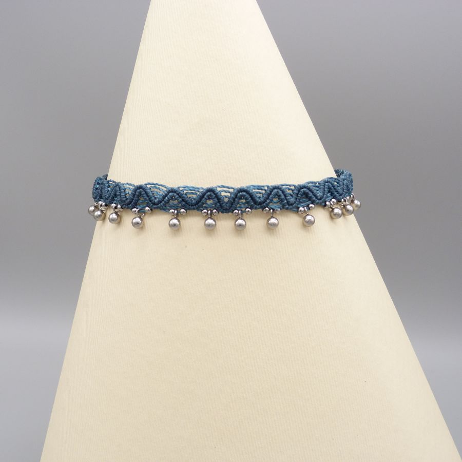 Cavigliera in micro-macramè blu anatra