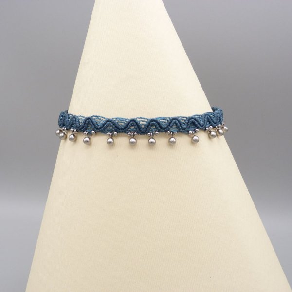 Cavigliera in micro-macram&egrave; blu anatra