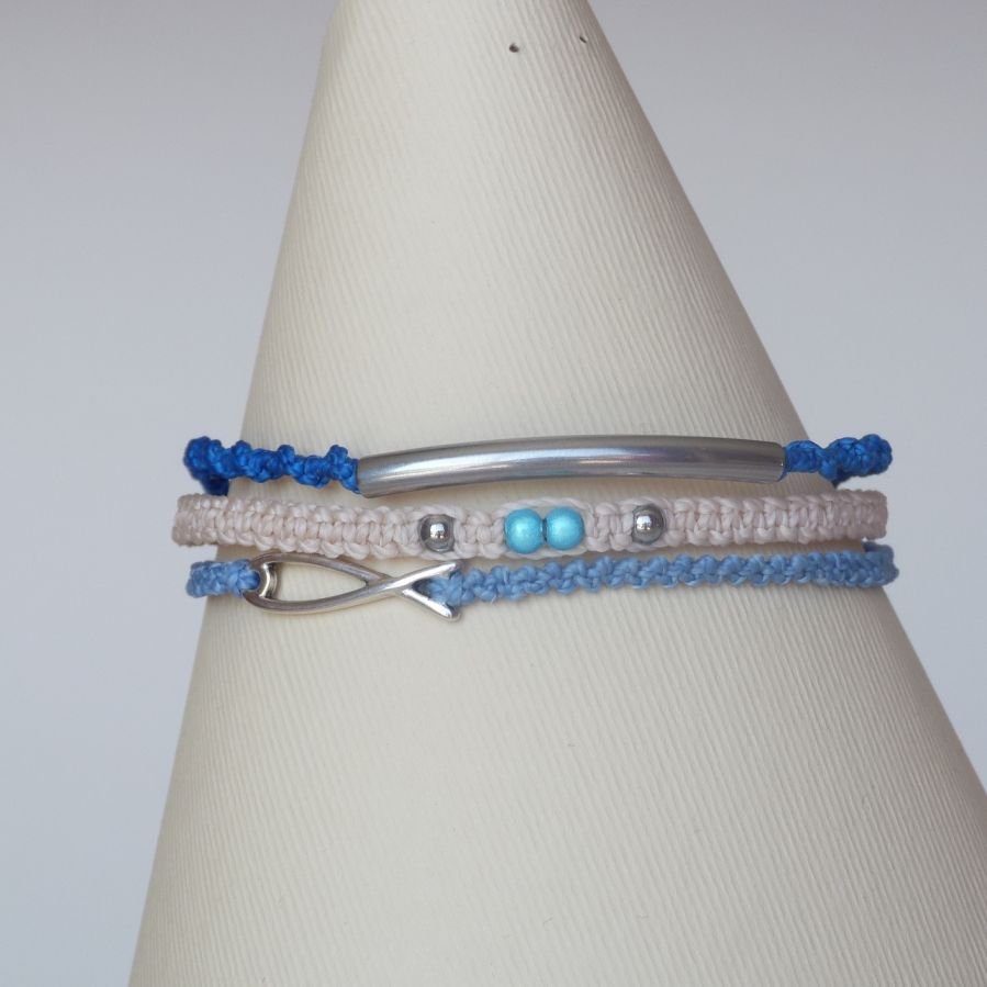 Bracciale 3 in 1 in micro-macramé blu e beige sabbia