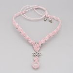 Collana in micro-macramè rosa con due perle di quarzo 