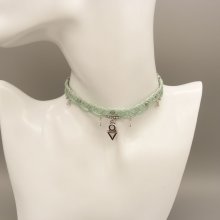 Collana girocollo in micro macramè verde acqua