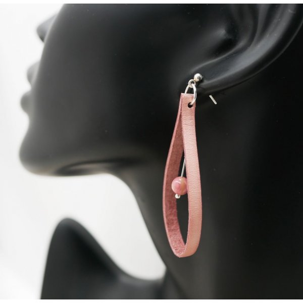 Orecchini in pelle rosa antico su perni in argento 925 