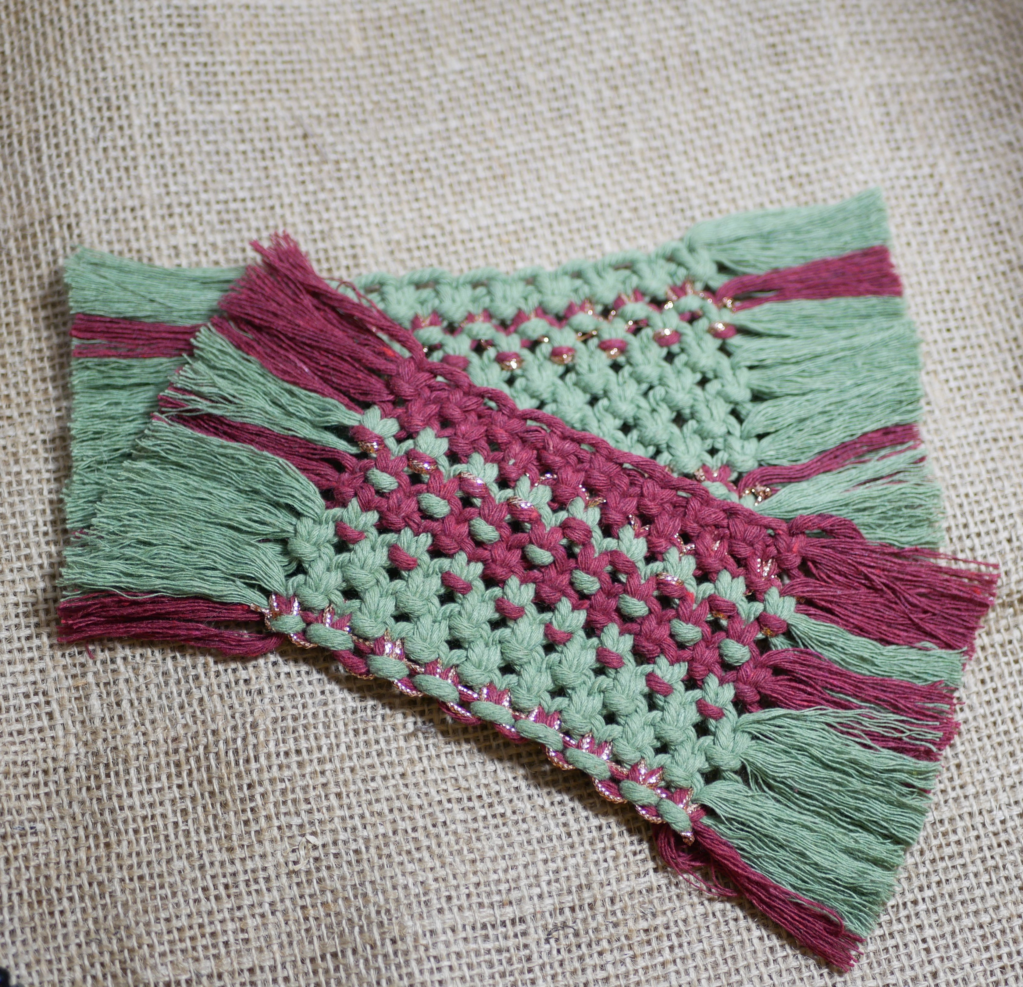 Duo de minis tapis couleurs de No&euml;l en macram&eacute; de cotons rouge et vert