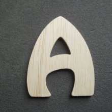 Modello di lettera in legno BUBBLE