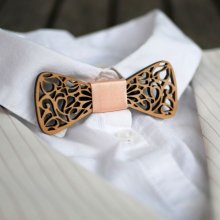 Mini papillon in legno con curve eleganti