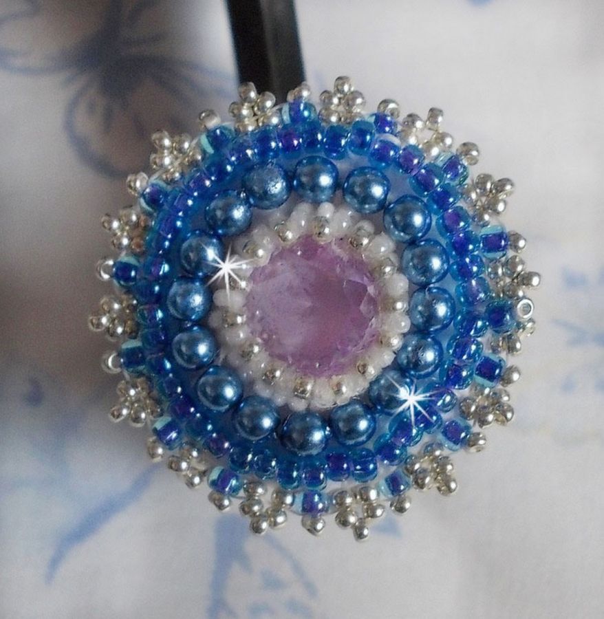 Anello Azur ricamato con cristalli Swarovski e perle