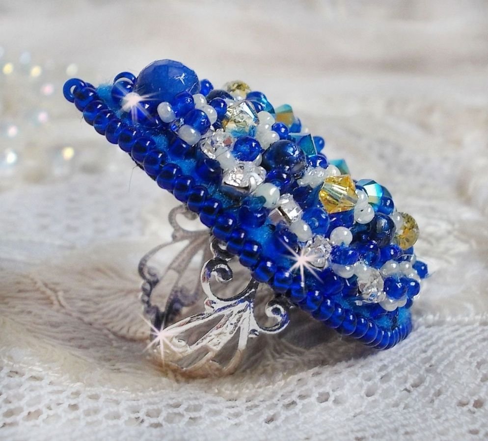 Anello Blue Palace, un design autentico con perline blu e cristalli Swarovski