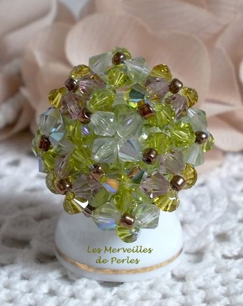 Anello in cristallo Swarovski con sfaccettature e cime rotanti