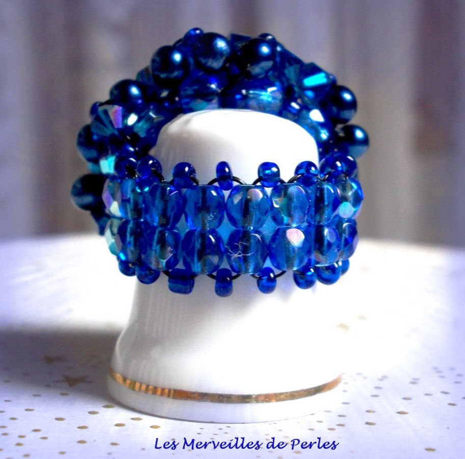 Anello Night Blue con sfaccettature di cristallo Swarovski e filatori