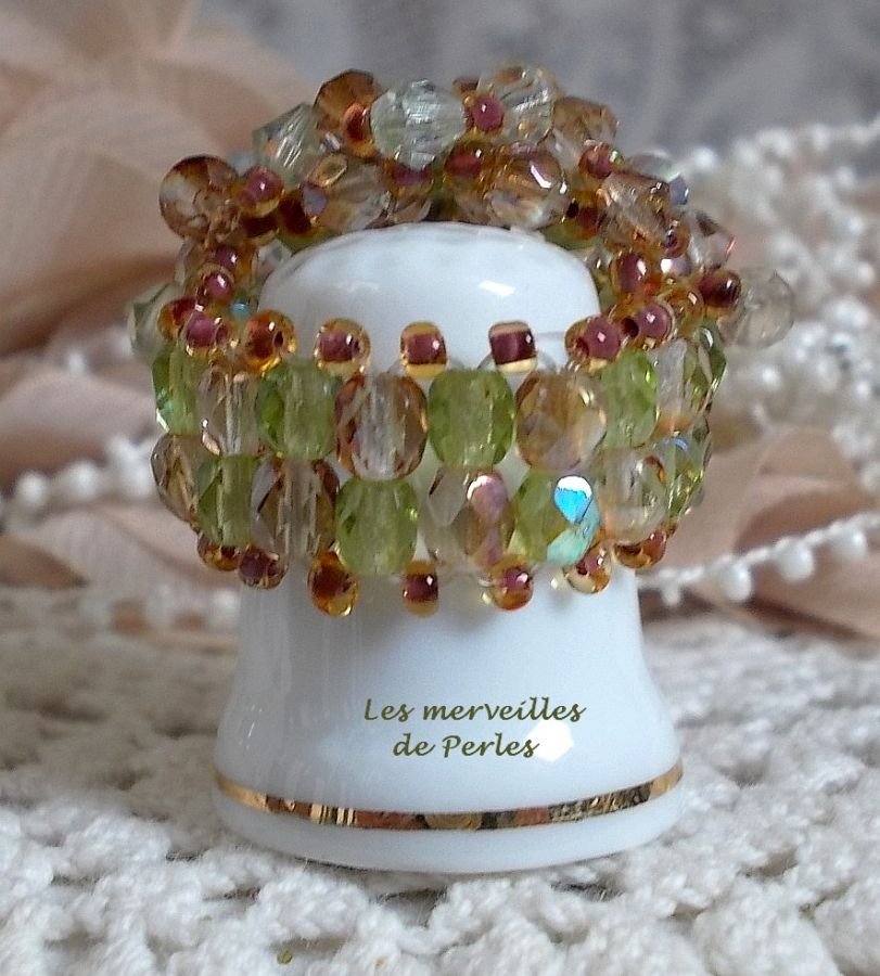Anello veronese con sfaccettature, trottole e navetta in cristallo Swarovski
