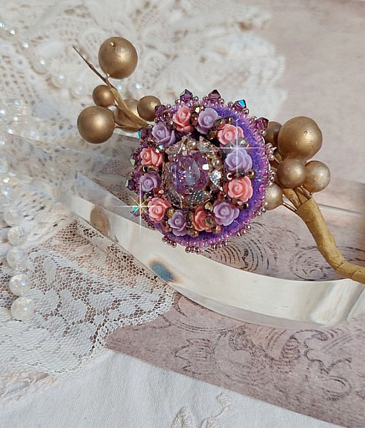 Anello Glace Purple ricamato con cristalli Swarovski e rose in resina