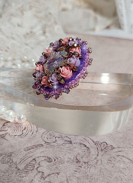 Anello Glace Purple ricamato con cristalli Swarovski e rose in resina