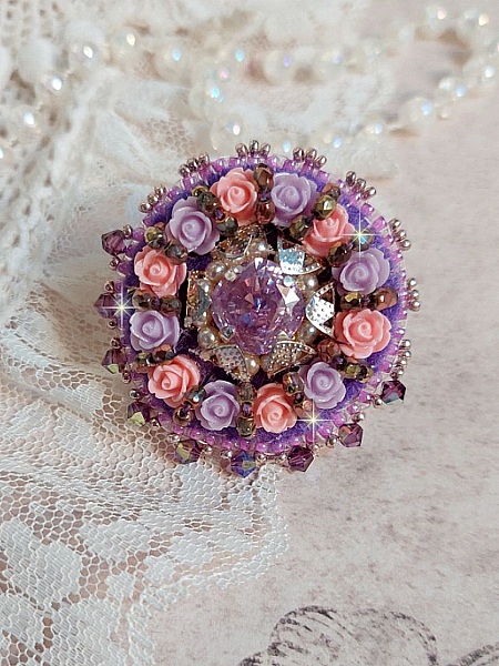 Anello Glace Purple ricamato con cristalli Swarovski e rose in resina